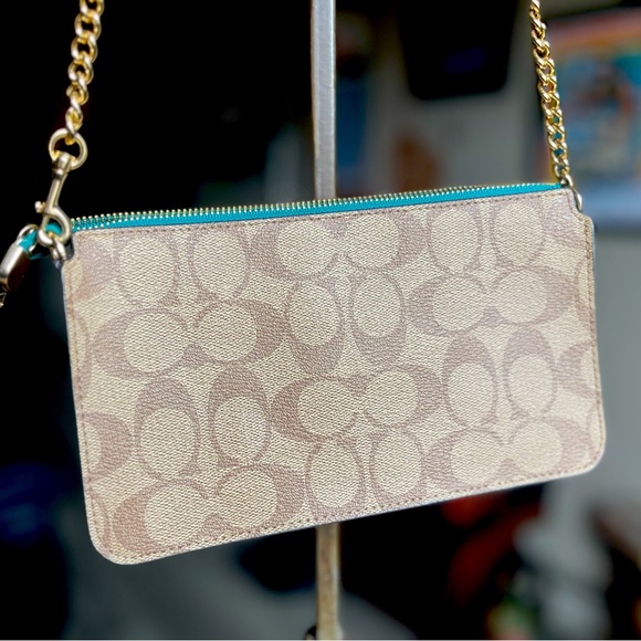 Coach chain clutch - Picture 2 of 4